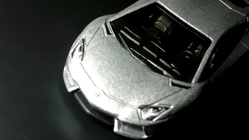 Illustration for article titled A silver Lambo